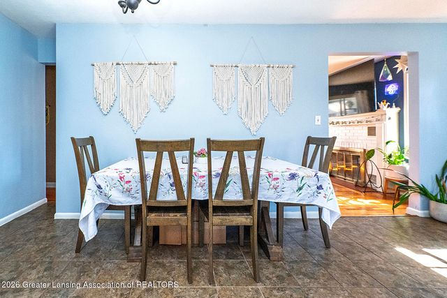 2617 Edgebrook Drive, Lansing, MI 48906