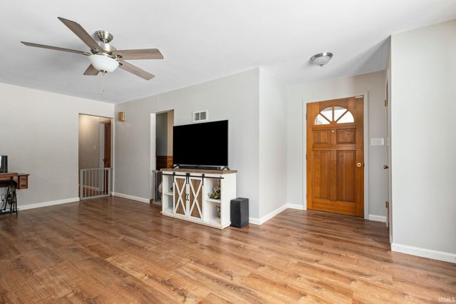 19520 Palisade Avenue, South Bend, IN 46637