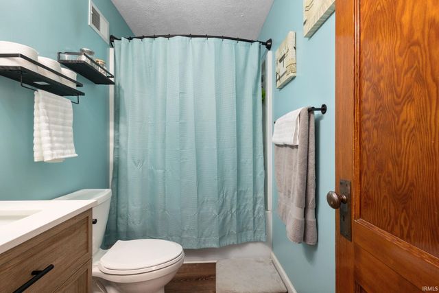 19520 Palisade Avenue, South Bend, IN 46637