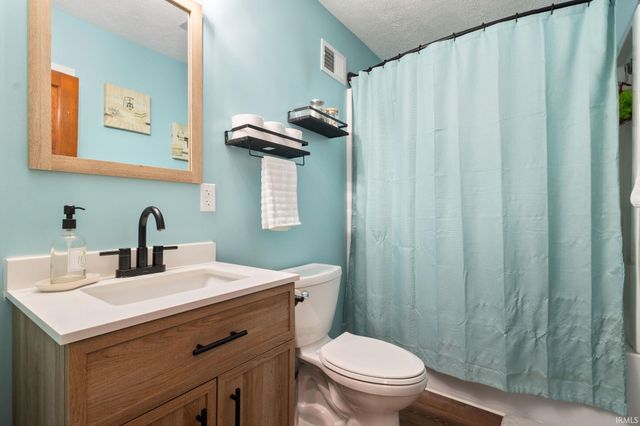 19520 Palisade Avenue, South Bend, IN 46637