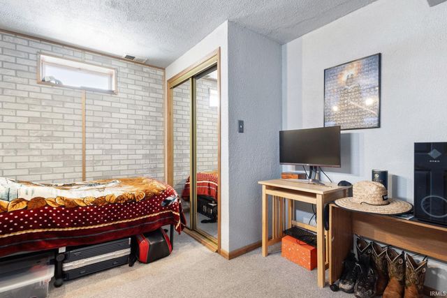 19520 Palisade Avenue, South Bend, IN 46637