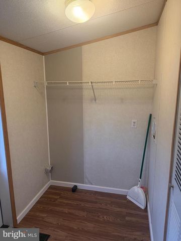 85 CHEROKEE DR, Windsor, PA 17366