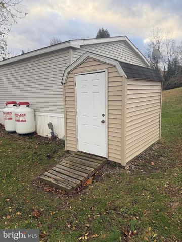 85 CHEROKEE DR, Windsor, PA 17366