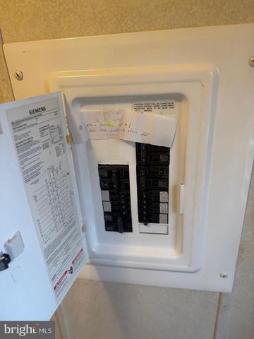 85 CHEROKEE DR, Windsor, PA 17366