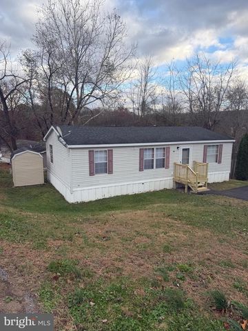 85 CHEROKEE DR, Windsor, PA 17366