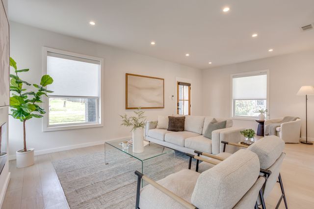 5614 Richmond Avenue, Dallas, TX 75206