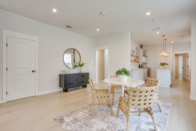 5614 Richmond Avenue, Dallas, TX 75206