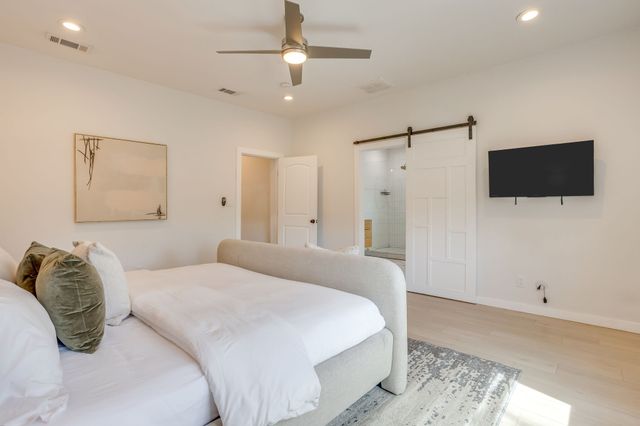 5614 Richmond Avenue, Dallas, TX 75206