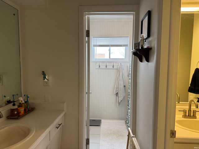 4304 N Oakwood Avenue, Muncie, IN 47404