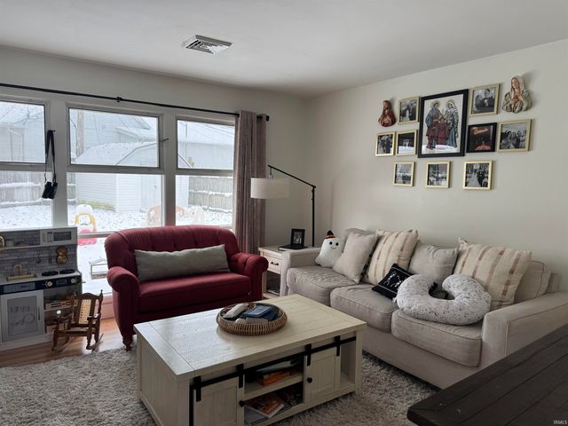 4304 N Oakwood Avenue, Muncie, IN 47404