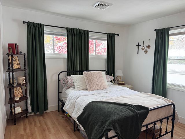 4304 N Oakwood Avenue, Muncie, IN 47404