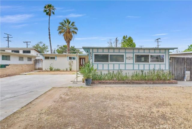4242 Eileen, Riverside, CA 92504