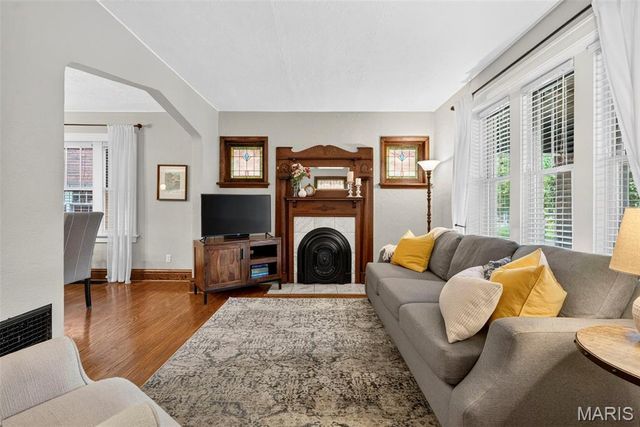 4074 Alma Avenue, St Louis, MO 63116