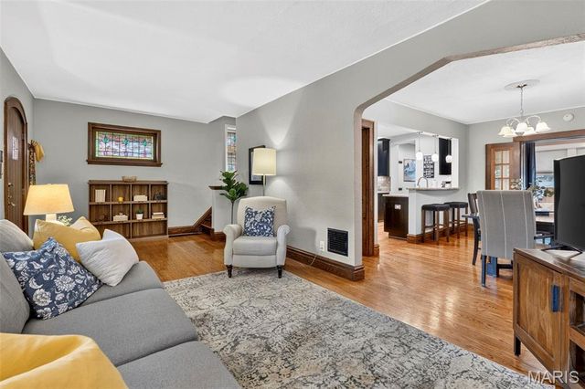4074 Alma Avenue, St Louis, MO 63116