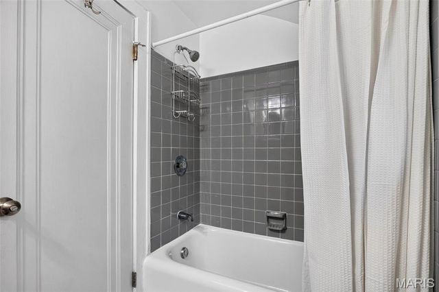 4074 Alma Avenue, St Louis, MO 63116