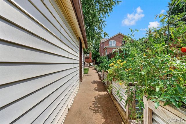 4074 Alma Avenue, St Louis, MO 63116