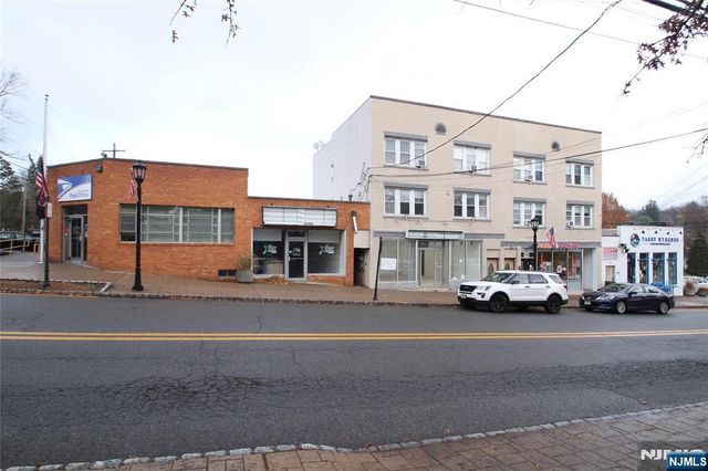 126-132 Hardenburgh Avenue 128 | Liquor St, Demarest, NJ 07627