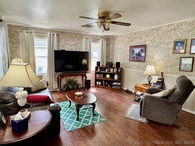 10 Ross Street, Pryor, OK 74361
