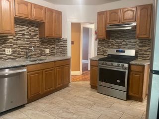 6 Bailey St 1, Boston, MA 02124