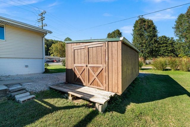 583 DAVIS CREEK ROAD, Barboursville, WV 25504