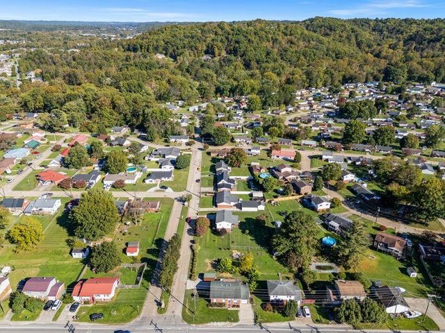 583 DAVIS CREEK ROAD, Barboursville, WV 25504