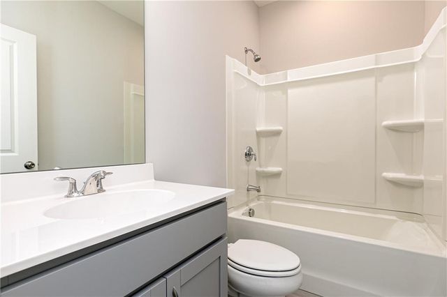 1047 Bullpen Bluffs, Lawrenceville, GA 30043