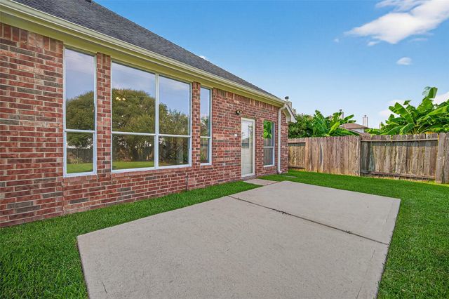 11210 Stoney Meadow Drive, Houston, TX 77095