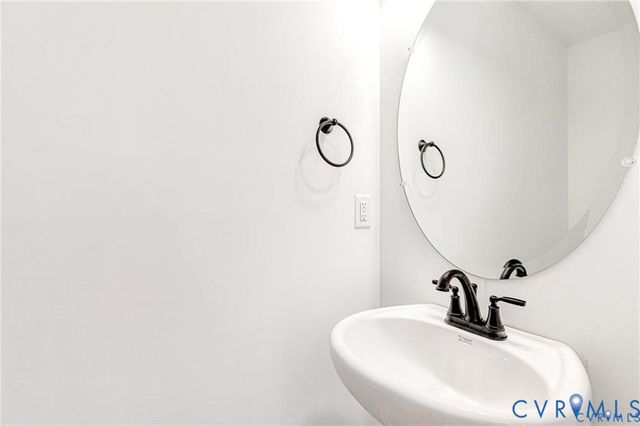 312 Union Dr, Ruther Glen, VA 22546