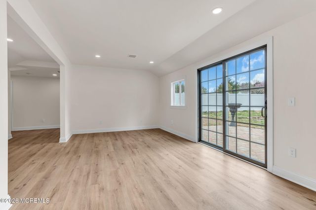 37 Swartzel Drive, Middletown, NJ 07748