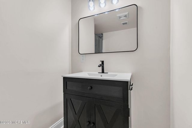 37 Swartzel Drive, Middletown, NJ 07748