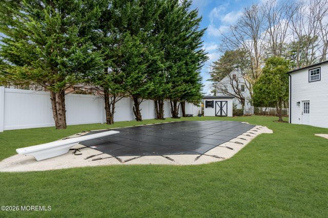 37 Swartzel Drive, Middletown, NJ 07748