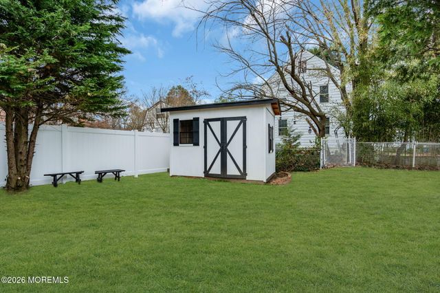 37 Swartzel Drive, Middletown, NJ 07748