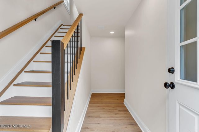 37 Swartzel Drive, Middletown, NJ 07748