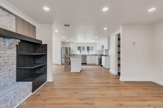 37 Swartzel Drive, Middletown, NJ 07748