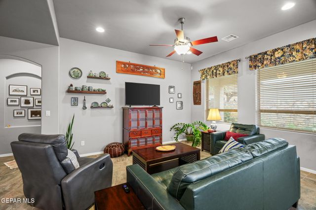 847 HOLLY PARK Avenue, Santa Teresa, NM 88008