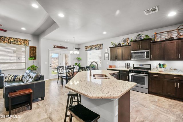 847 HOLLY PARK Avenue, Santa Teresa, NM 88008