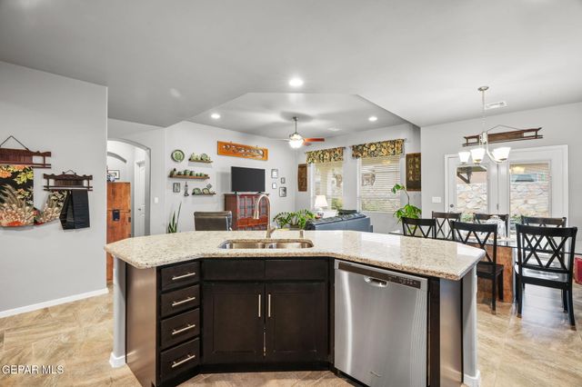 847 HOLLY PARK Avenue, Santa Teresa, NM 88008