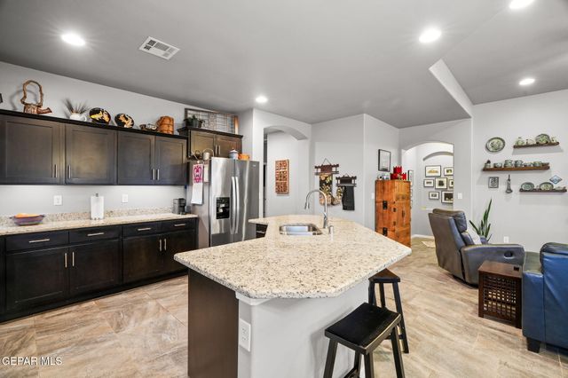 847 HOLLY PARK Avenue, Santa Teresa, NM 88008