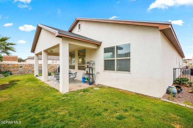 847 HOLLY PARK Avenue, Santa Teresa, NM 88008
