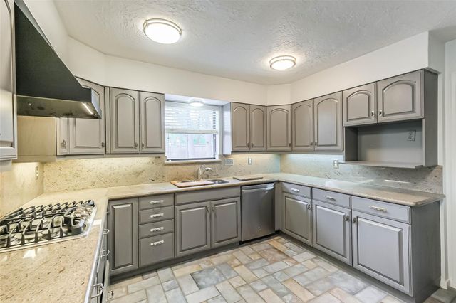 2825 Hackberry Lane, Katy, TX 77493