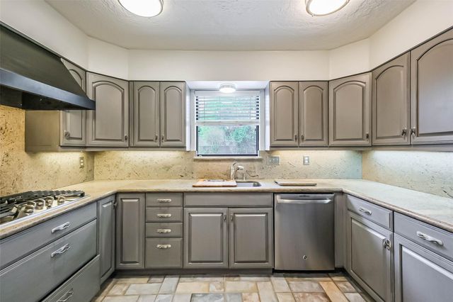 2825 Hackberry Lane, Katy, TX 77493