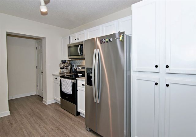 302 Harts Cove Way, Seneca, SC 29678