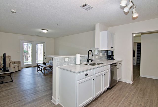 302 Harts Cove Way, Seneca, SC 29678