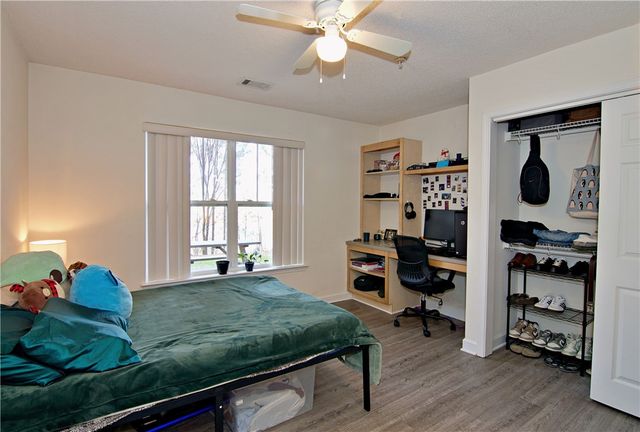 302 Harts Cove Way, Seneca, SC 29678