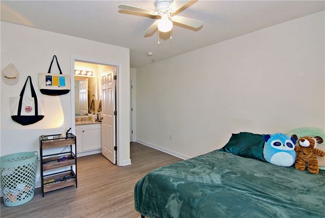 302 Harts Cove Way, Seneca, SC 29678