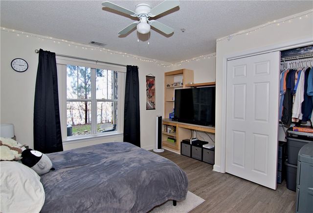 302 Harts Cove Way, Seneca, SC 29678