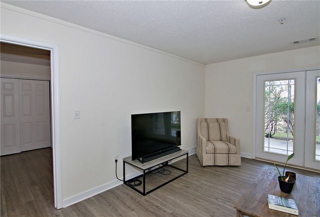 302 Harts Cove Way, Seneca, SC 29678