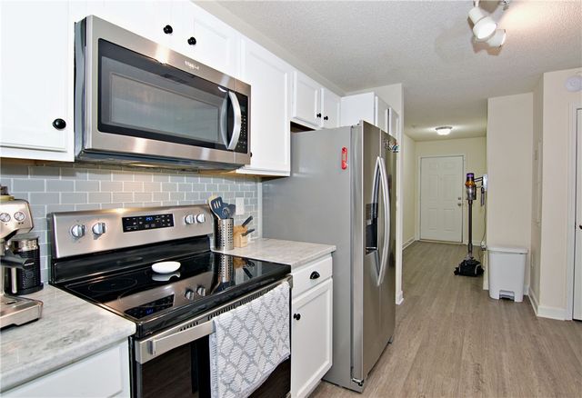 302 Harts Cove Way, Seneca, SC 29678