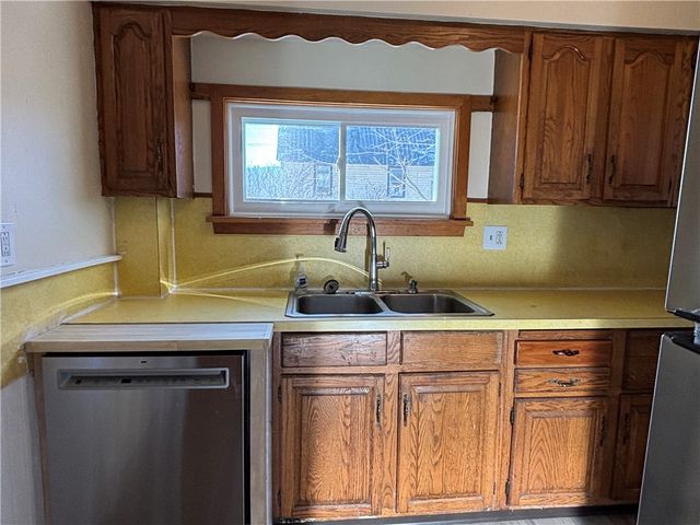 33 Rose Avenue, Oneonta, NY 13820