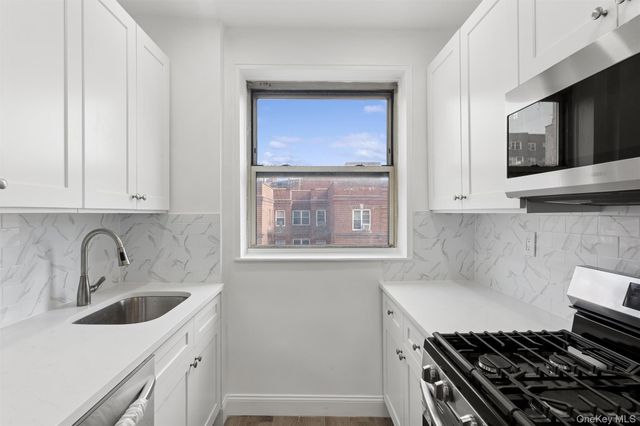 68-61 Yellowstone Boulevard 705, Forest Hills, NY 11375